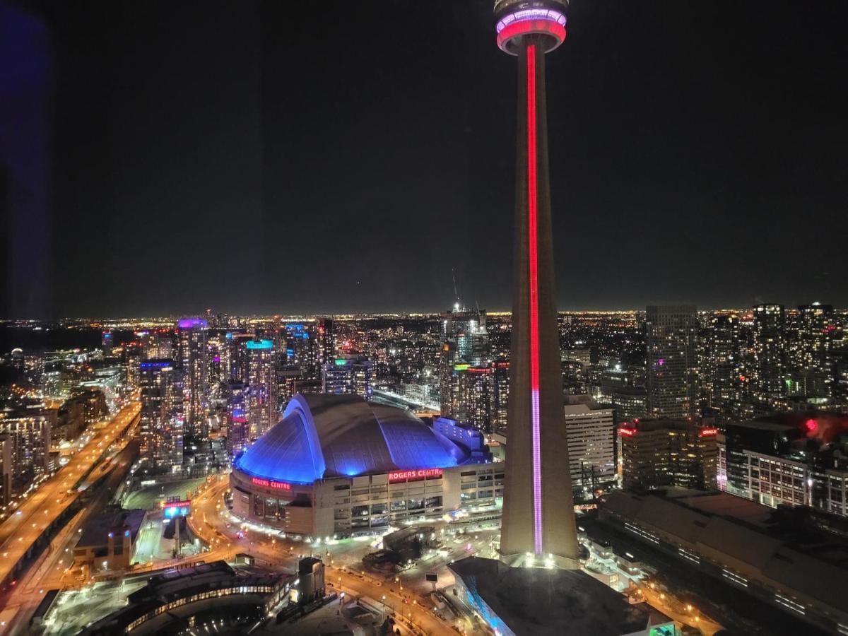 Two Bd Cn Tower And Lake Ontario View Toronto Eksteriør bilde